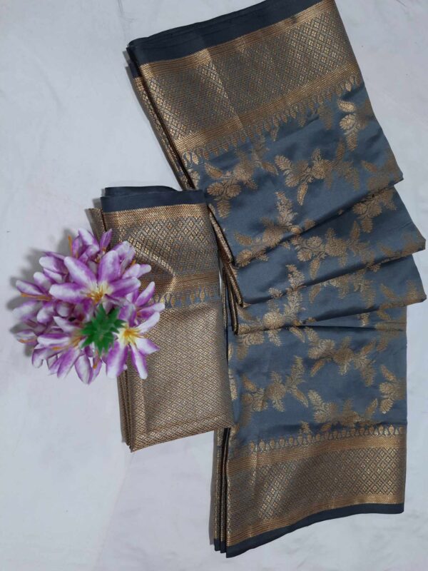 Jumka Benaroshi Katan Saree (ঝুমকা বেনারসি কাতান শাড়ি) - Image 4