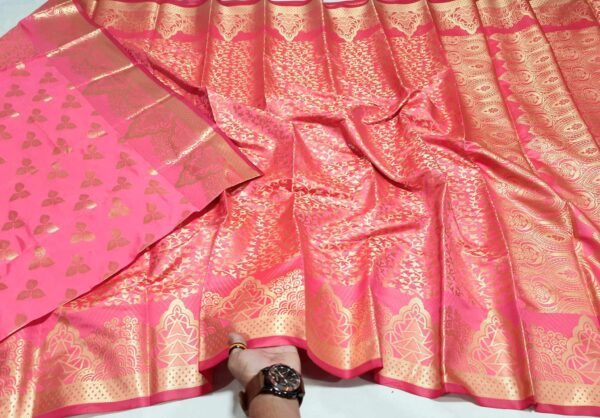 Kuchi Vinno Katan Saree (কুঁচি ভিন্ন কাতান শাড়ি) - Image 4