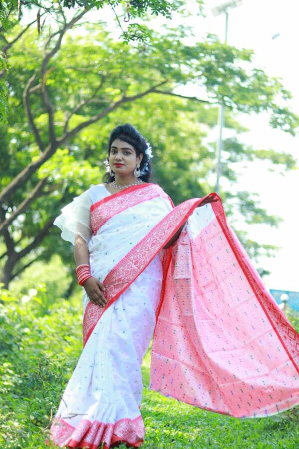 Lokkhi Katan Saree (লক্ষী কাতান শাড়ি) - Image 2