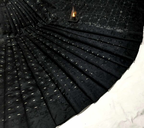 Kalo Jamdani saree (কালো জামদানী  শাড়ি) - Image 3