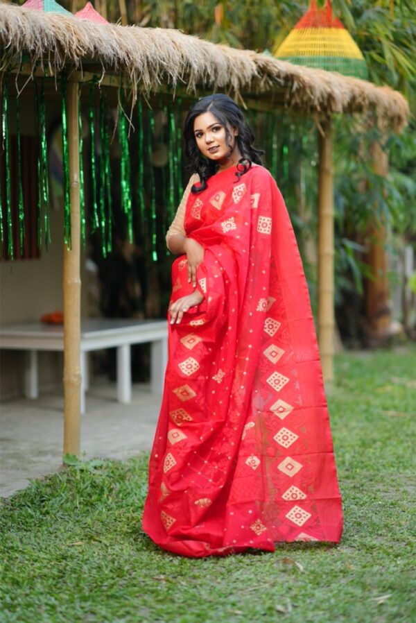Bowrani Jamdani Saree (বউরাণী জামদানী শাড়ি)